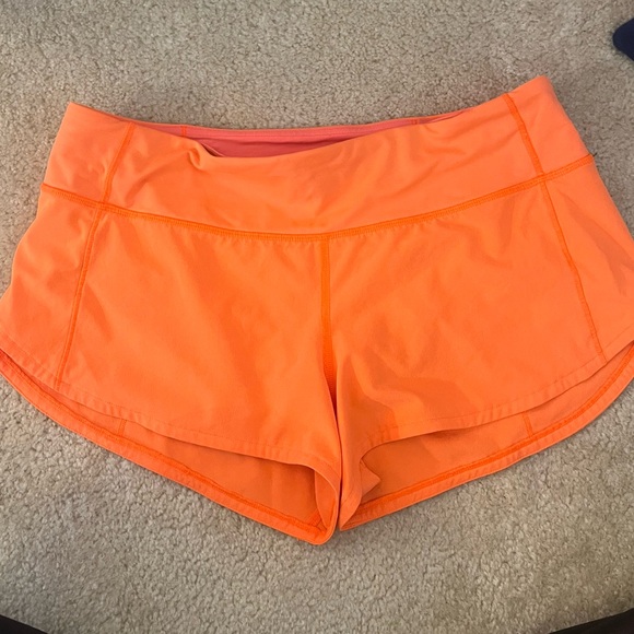 Lululemon Hotty Hot Shorts - Offers Welcome - Picture 4 of 4